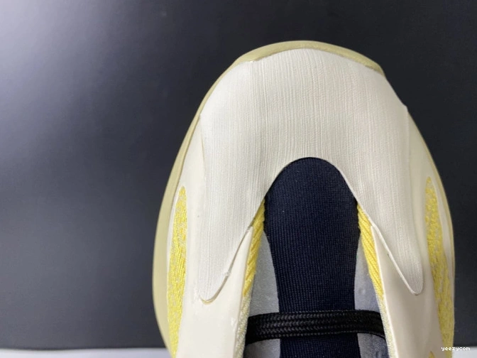 YEEZY 700 SRPHYM